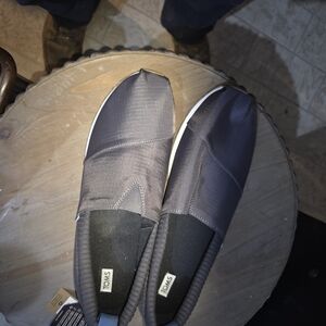 Brand New Mens Toms